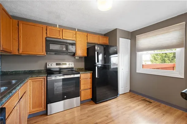 $249,900 | 2309 Elm Drive, Oakdale, PA 15071