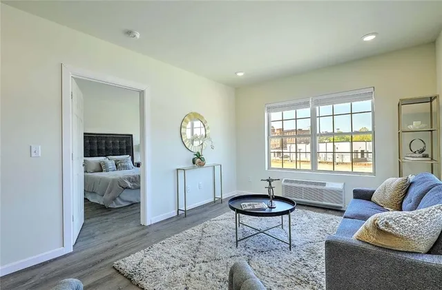 $1,650 | 327 Pine Street, Unit 2010, Pawtucket, RI 02860