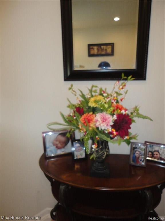 326 Glenhurst Boulevard, Unit 27 Rochester, MI 48307 - Photo 5 of 29