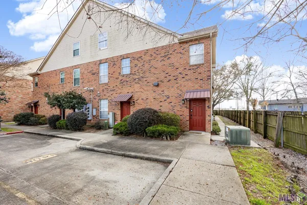 $185,000 | 900 Dean Lee Drive, Unit 1404, Baton Rouge, LA 70820