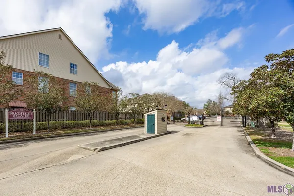 $185,000 | 900 Dean Lee Drive, Unit 1404, Baton Rouge, LA 70820