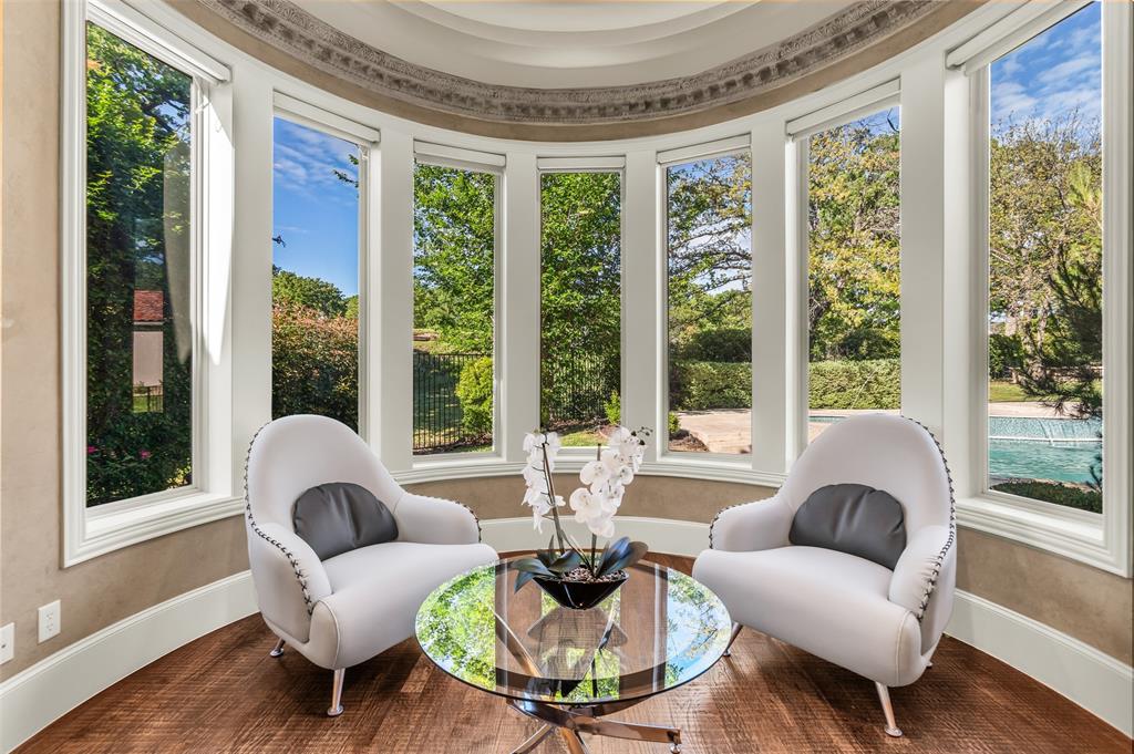 8600 Riviera Court Flower Mound, TX 75022 - Photo 26 of 40 a living room with furniture and a large window