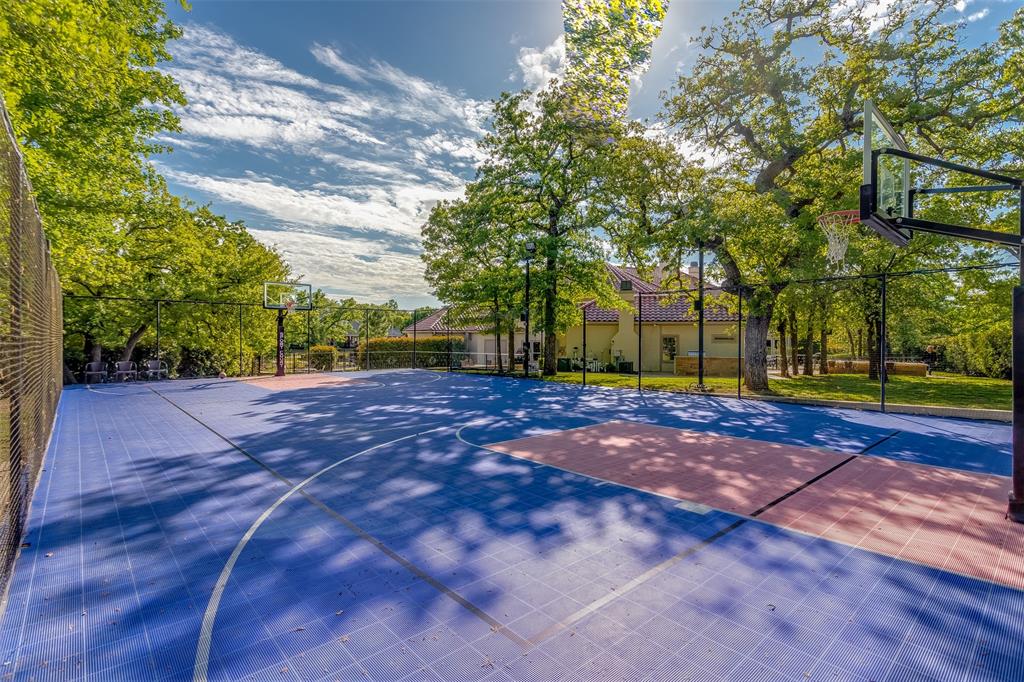 8600 Riviera Court Flower Mound, TX 75022 - Photo 27 of 40 a view of yard with tree in front of it