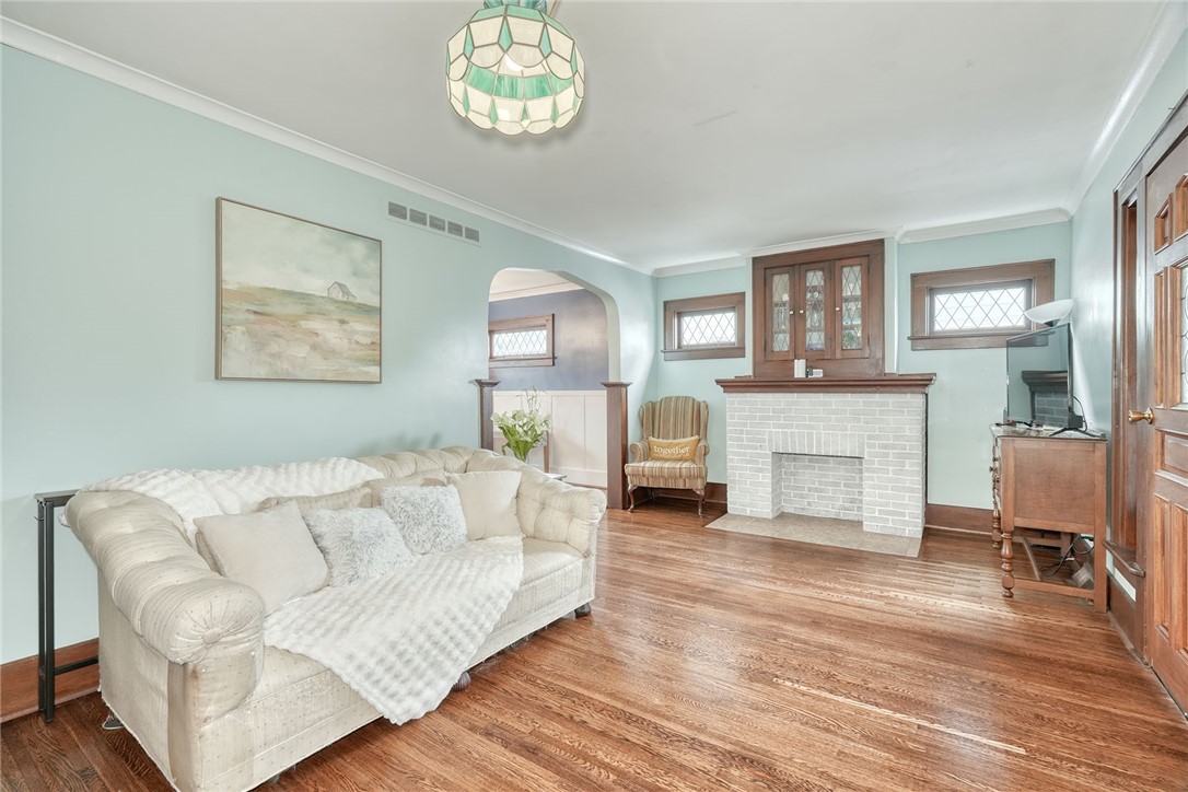 84 Falstaff Road Irondequoit, NY 14609 - Photo 5 of 48