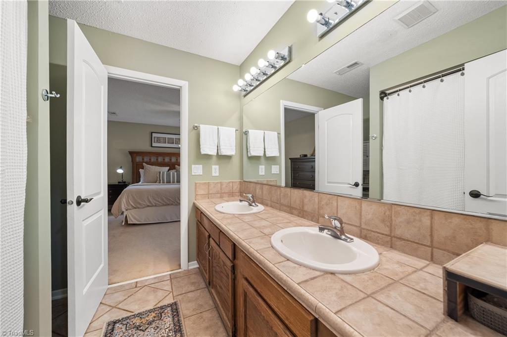 813 Horncastle Road Winston-Salem, NC 27104 - Photo 31 of 40