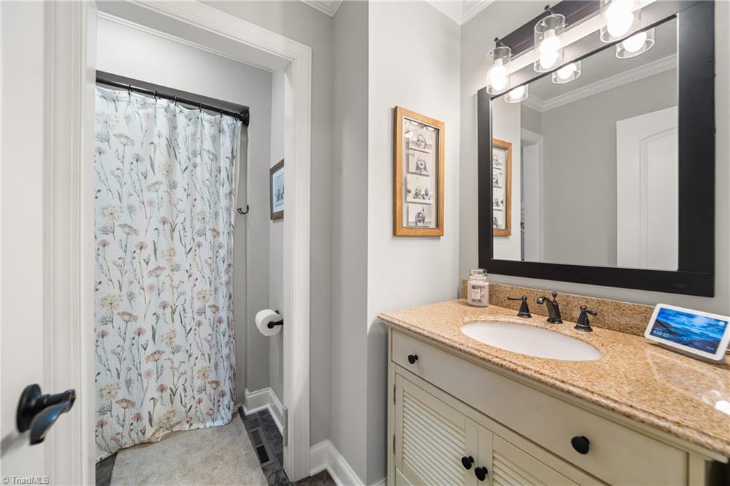 813 Horncastle Road Winston-Salem, NC 27104 - Photo 35 of 40