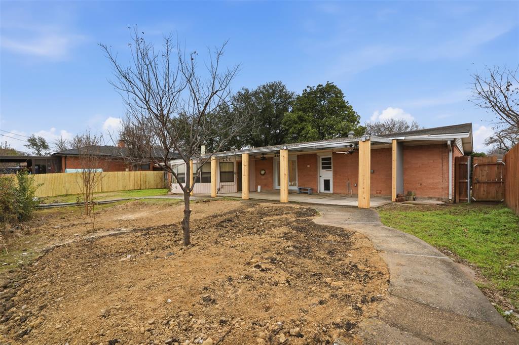 525 West Ridgewood Drive Garland, TX 75041 - Photo 28 of 39