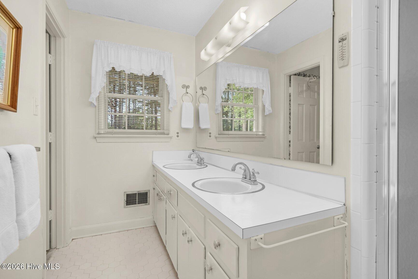 3304 Hawthorne Road Rocky Mount, NC 27804 - Photo 30 of 36 Primary Bath