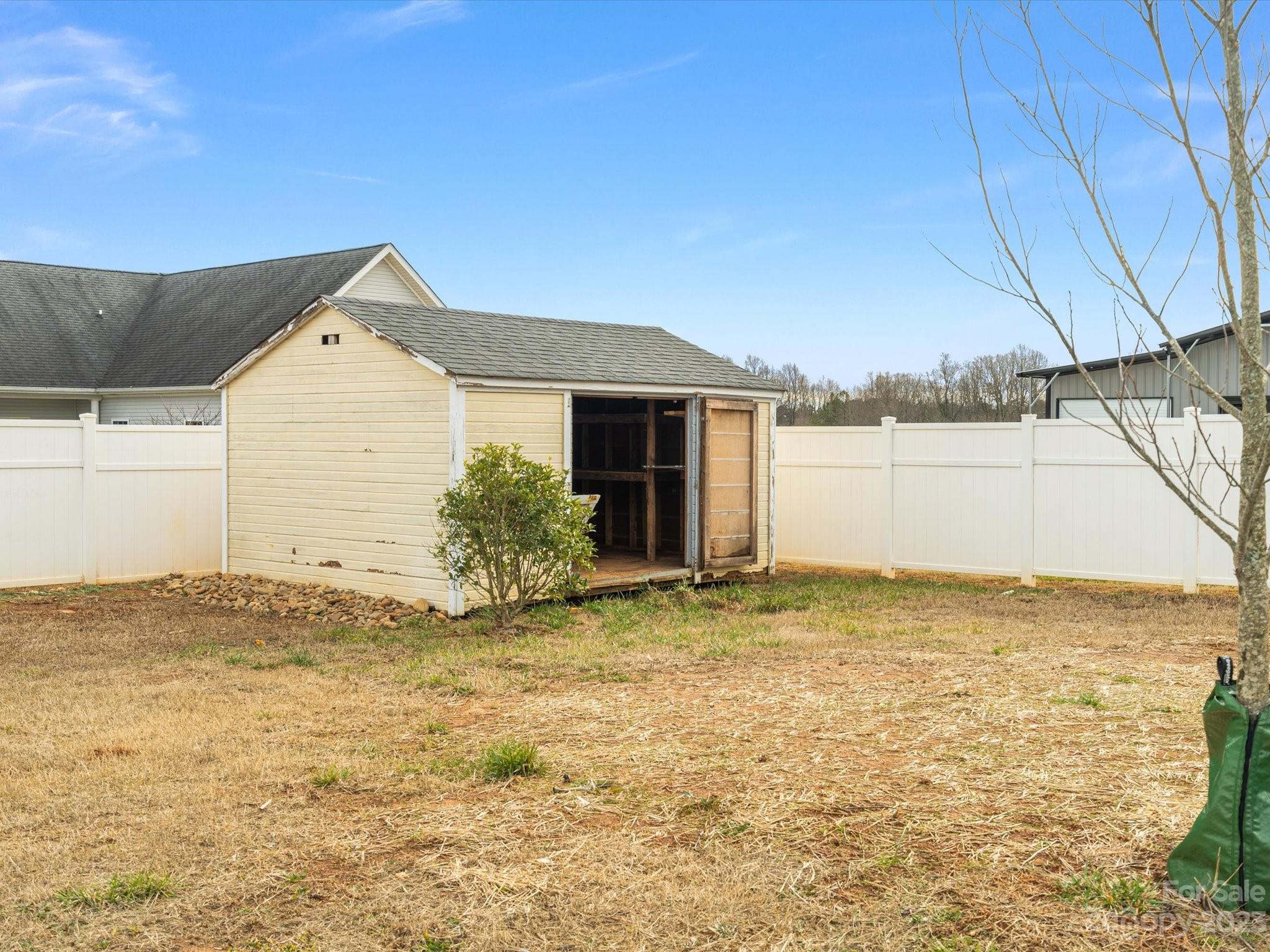 158 Baxter Road Cherryville, NC 28021 - Photo 28 of 38 a view of a terrace with a ocean view