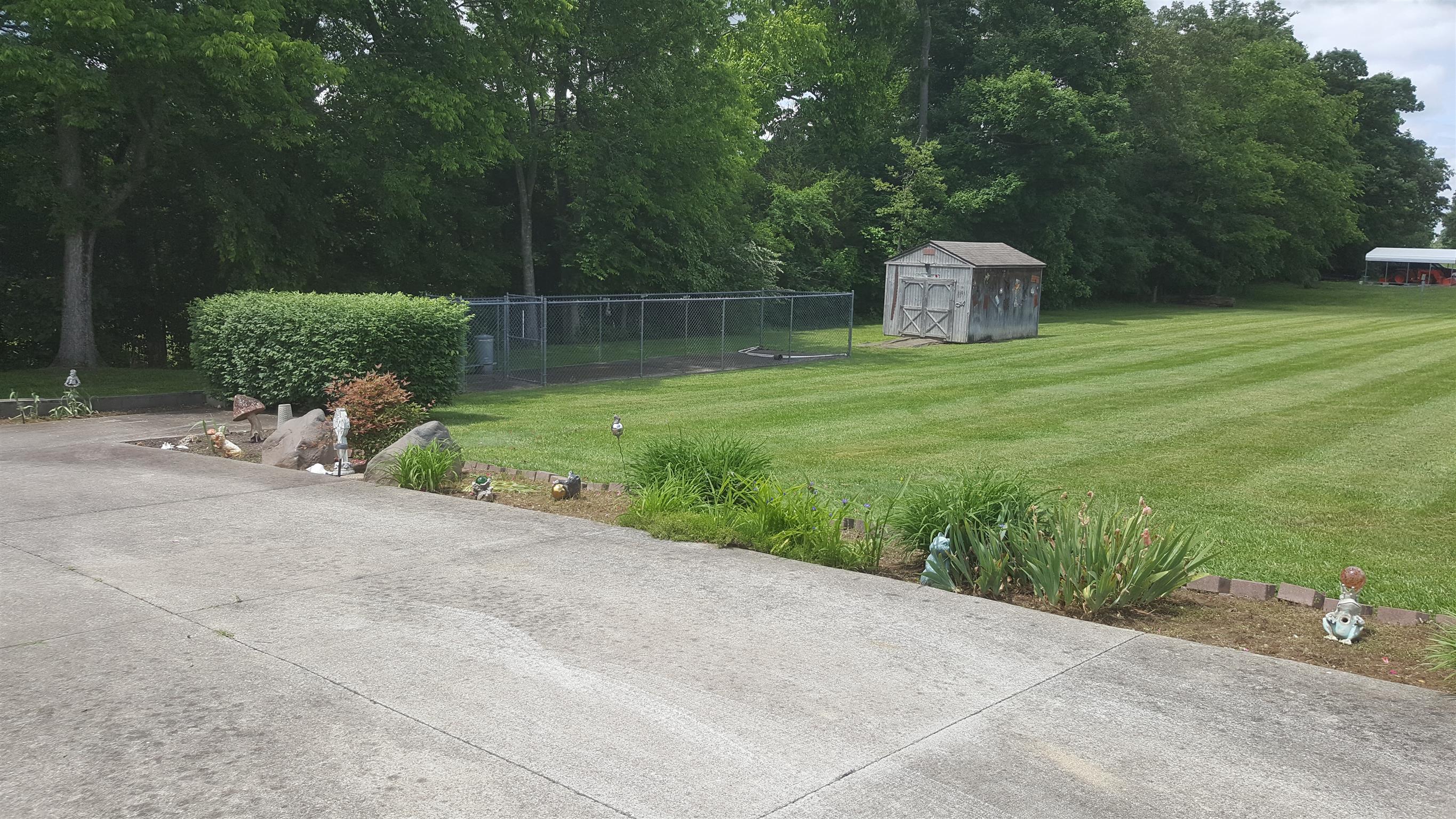 957 Hooper Road Charlotte, TN 37036 - Photo 5 of 25 Gallery Image 5