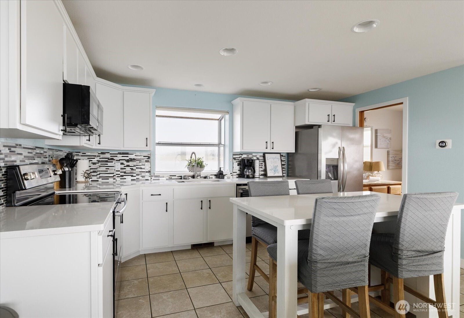 2507 West Beach Road Oak Harbor, WA 98277 - Photo 8 of 39