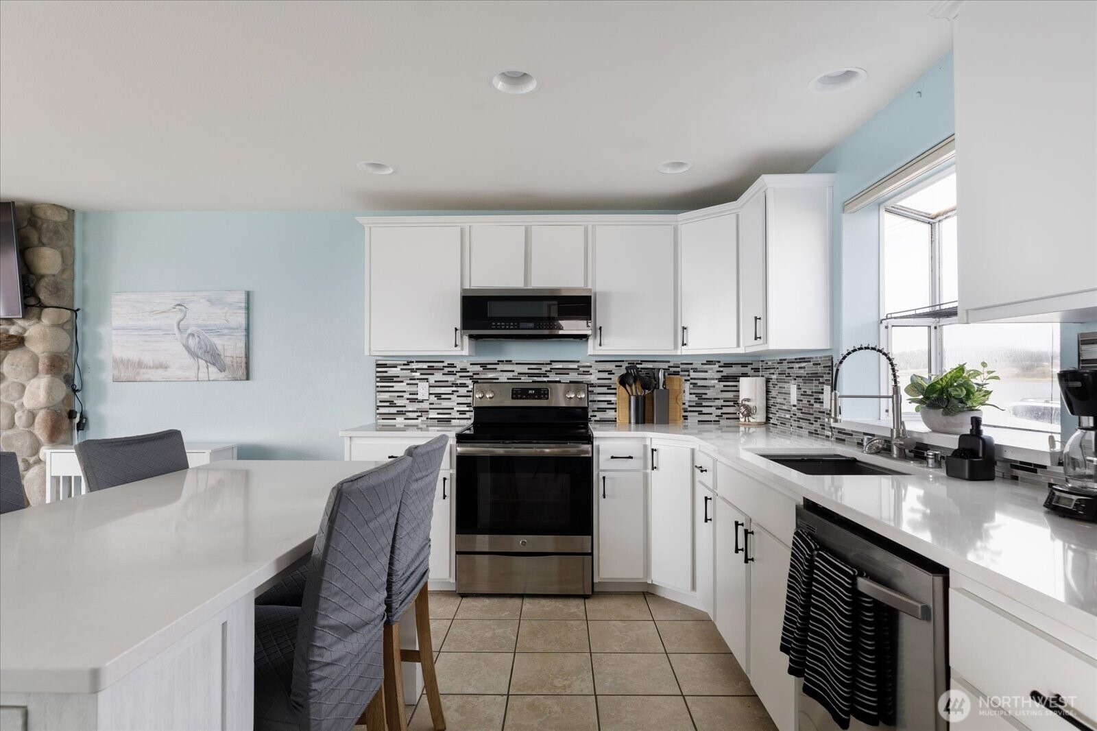 2507 West Beach Road Oak Harbor, WA 98277 - Photo 10 of 39