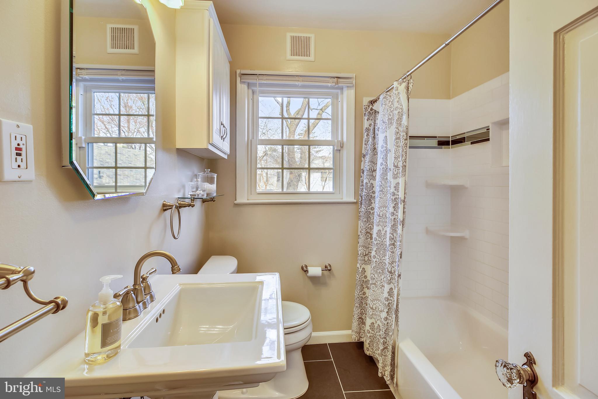 9400 Brookville Road Silver Spring, MD 20910 - Photo 22 of 44