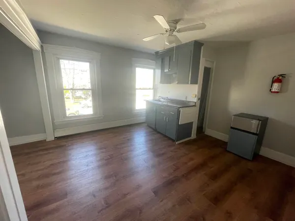 $1,000 | 52 Chestnut Avenue, Unit 3, Rutland, VT 05701