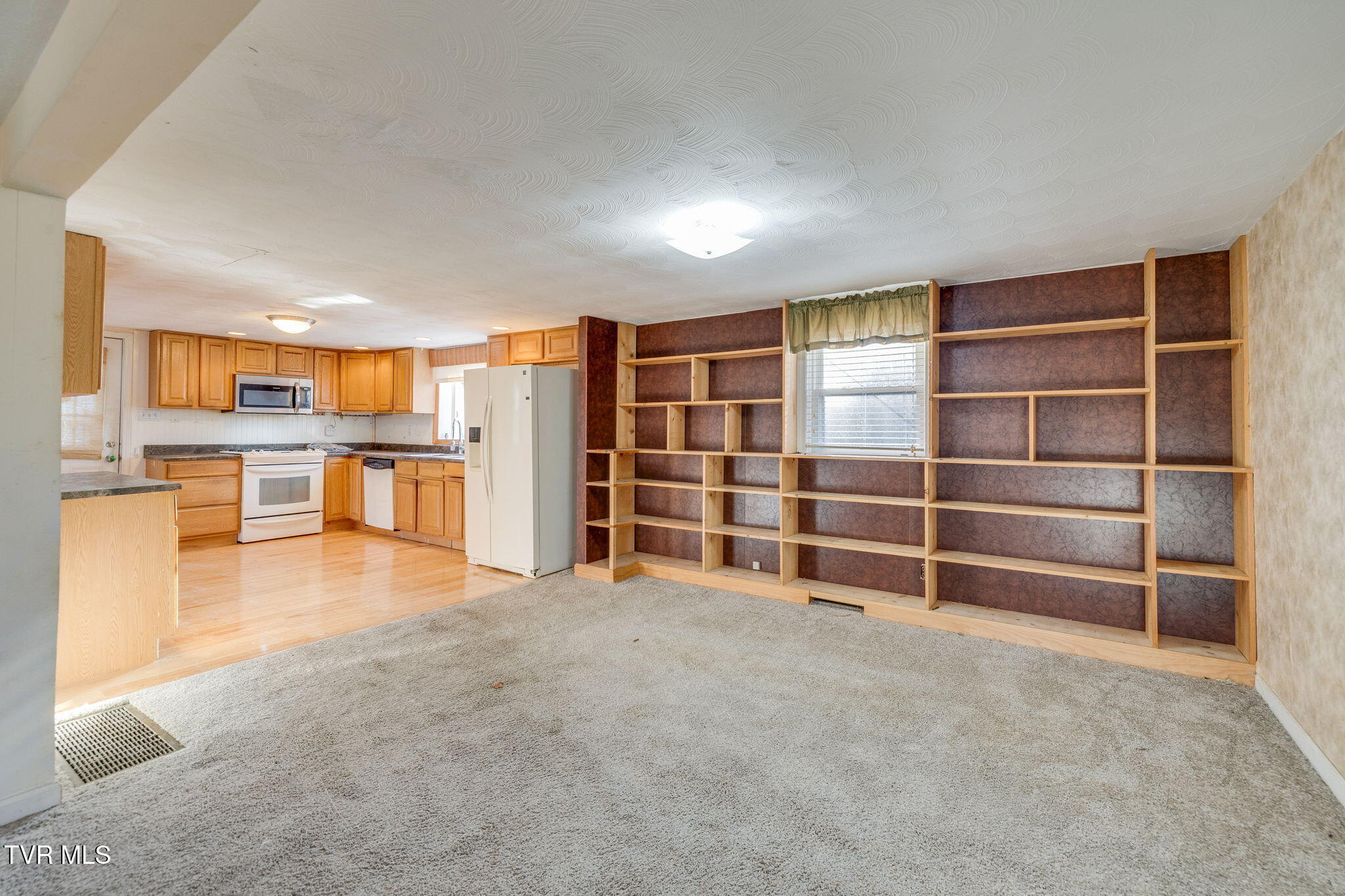 3415 Forest View Road Kingsport, TN 37660 - Photo 9 of 42 008