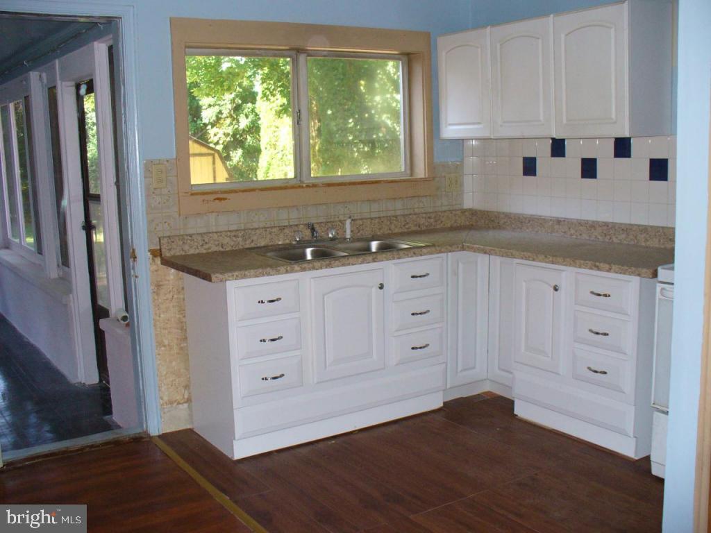 334 Abbeyville Road Lancaster, PA 17603 - Photo 3 of 5 Gallery Image 3