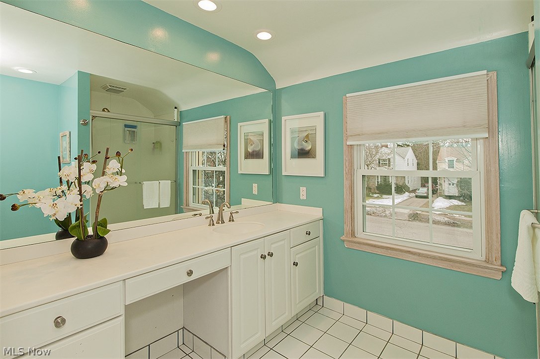 2639 Milton Road Cleveland, OH 44118 - Photo 10 of 16 Gallery Image 10