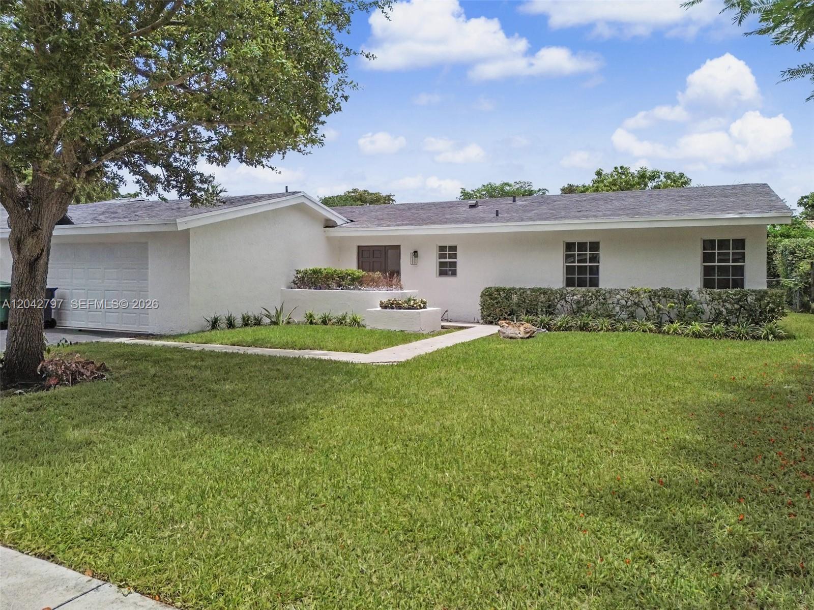 10262 Southwest 127th Place Miami, FL 33186 - Photo 2 of 29