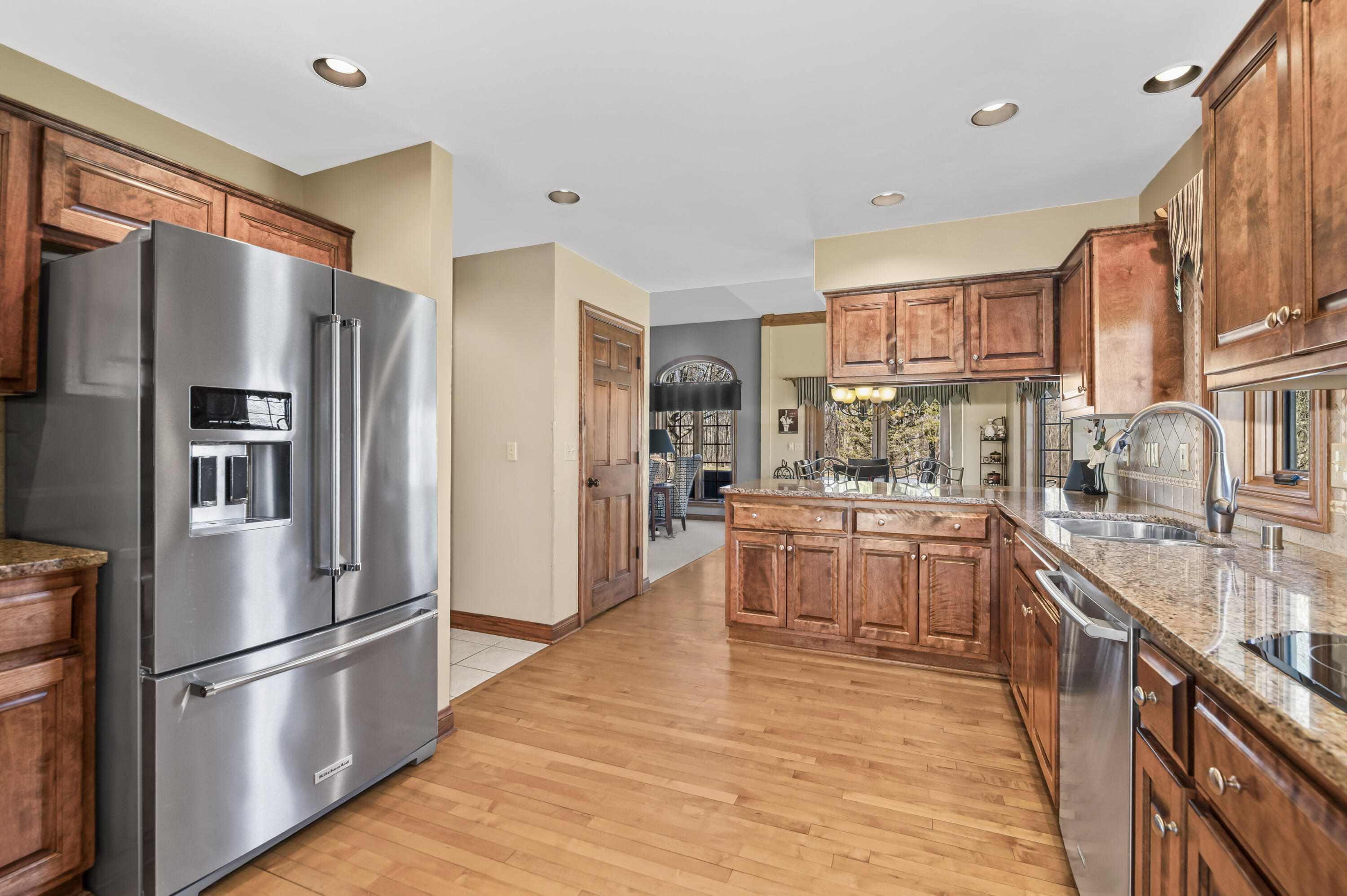 293 Westfield Way Pewaukee, WI 53072 - Photo 11 of 55 DSC_1874