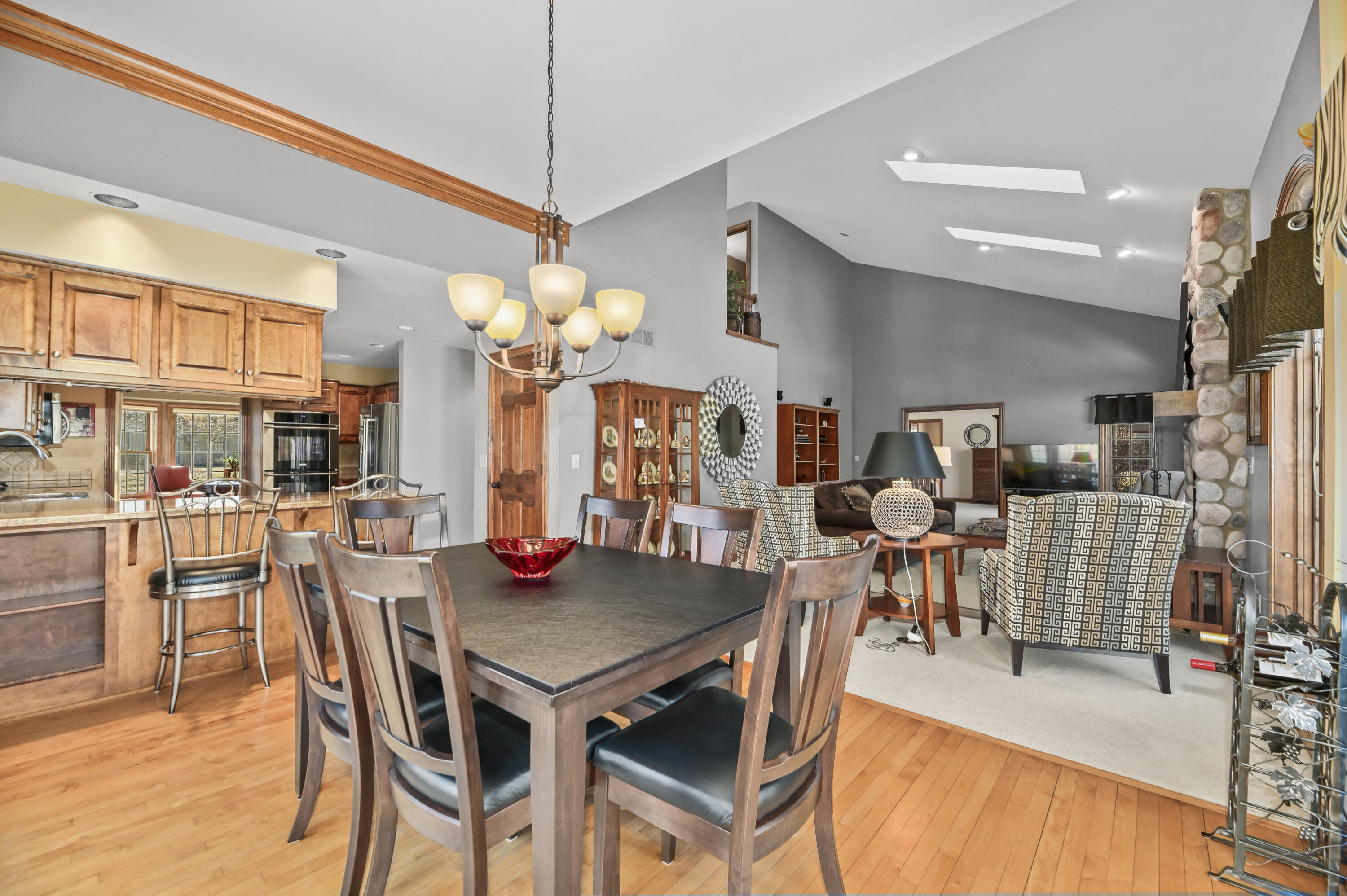 293 Westfield Way Pewaukee, WI 53072 - Photo 15 of 55 DSC_1932