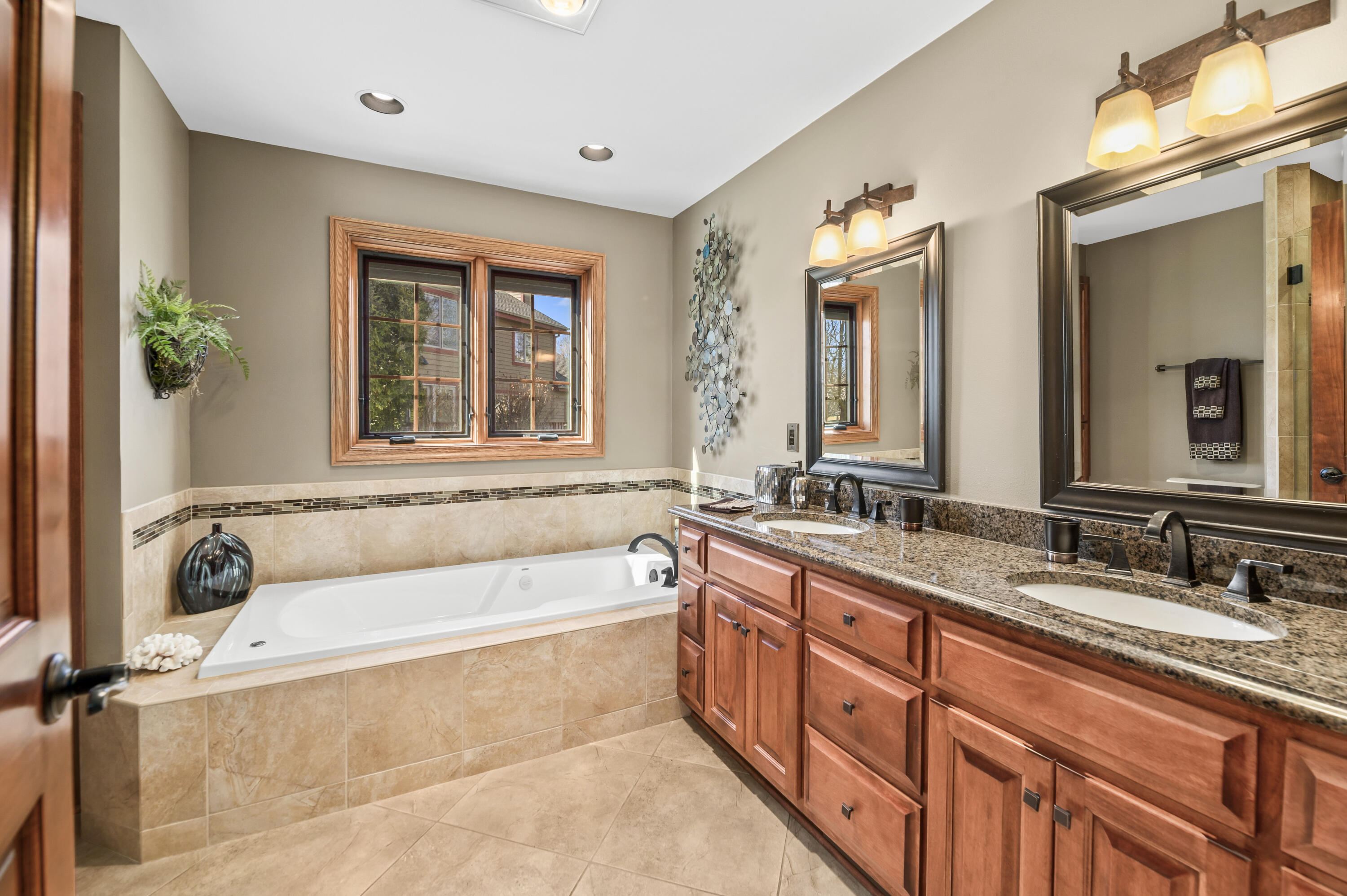 293 Westfield Way Pewaukee, WI 53072 - Photo 22 of 55 DSC_2023