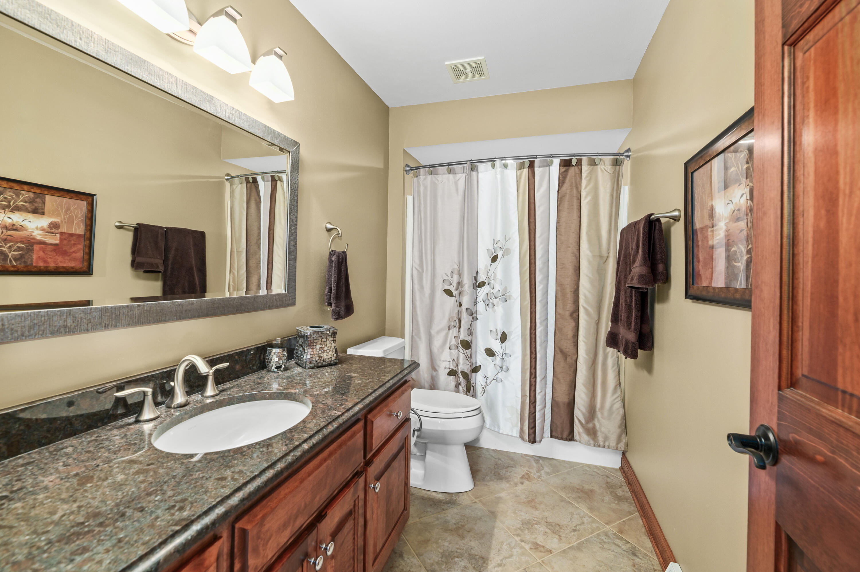 293 Westfield Way Pewaukee, WI 53072 - Photo 31 of 55 DSC_2139