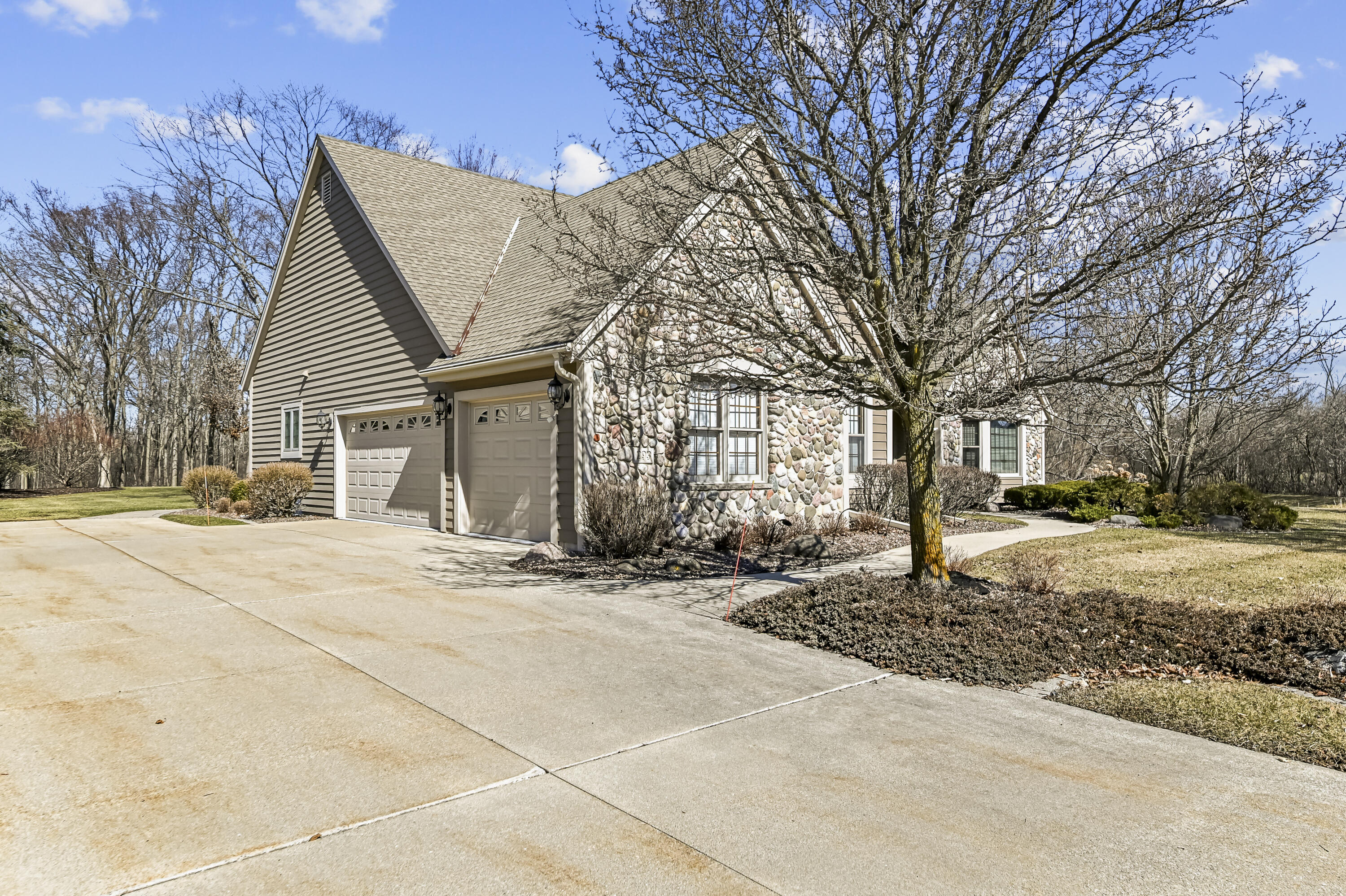 293 Westfield Way Pewaukee, WI 53072 - Photo 35 of 55 EXT-4