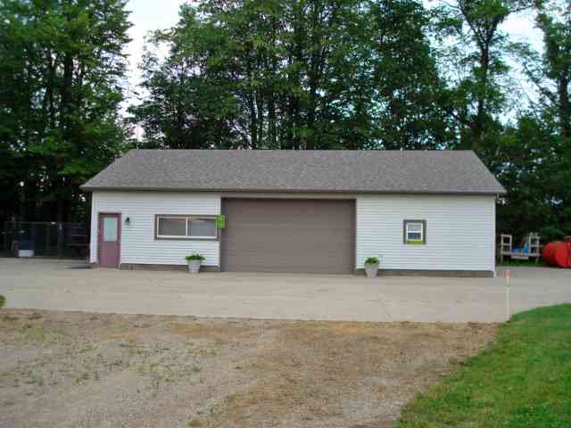 4220 Deckerville Road Deckerville, MI 48427 - Photo 3 of 17 31011641-2.JPG
