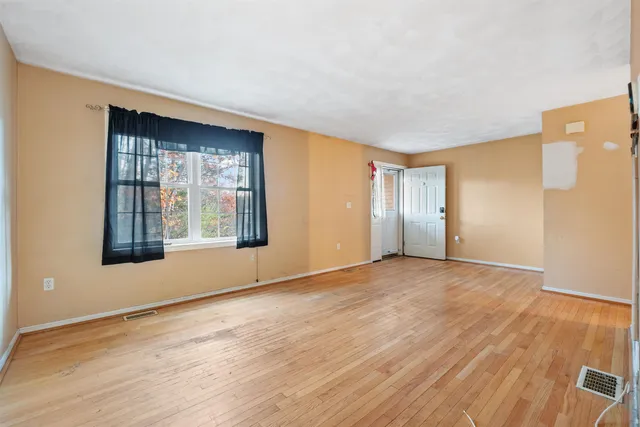 $434,900 | 9 A Sunshine Drive, Unit A, Hudson, NH 03051