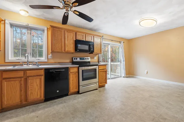 $434,900 | 9 A Sunshine Drive, Unit A, Hudson, NH 03051