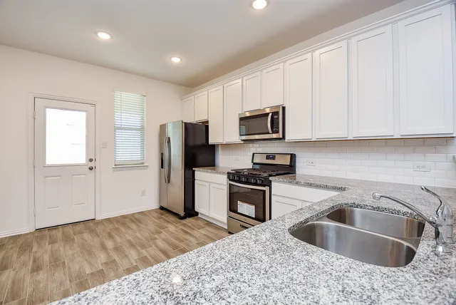 $2,150 | 31326 Black Frst Crossing, Fulshear, TX 77441