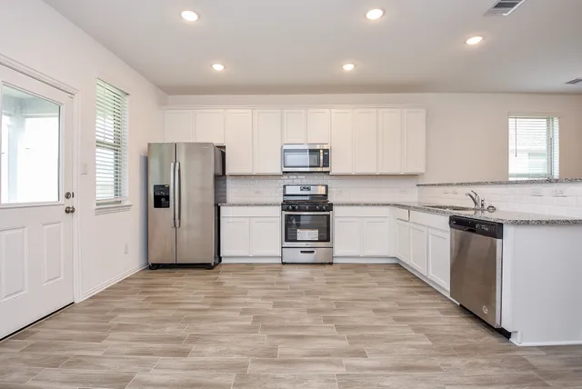 $2,150 | 31326 Black Frst Crossing, Fulshear, TX 77441