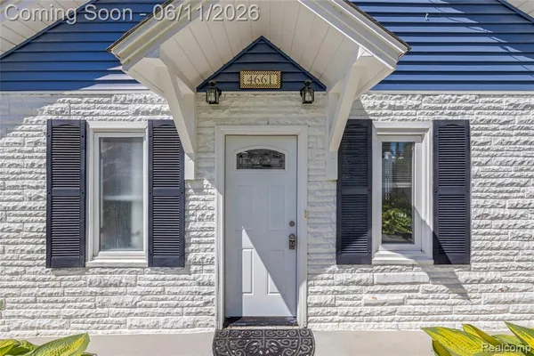 $599,900 | 4661 Sashabaw Road, Waterford, MI 48329