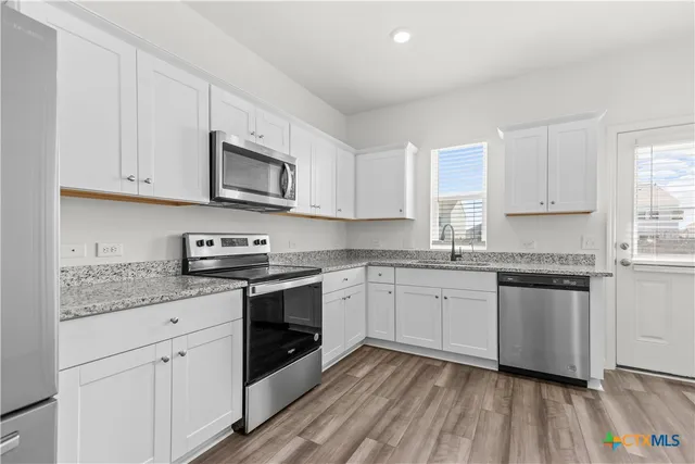 $220,000 | 430 Line Of Fire Way, Jarrell, TX 76537