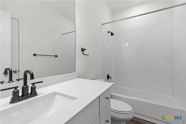 $220,000 | 430 Line Of Fire Way, Jarrell, TX 76537