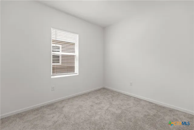 $220,000 | 430 Line Of Fire Way, Jarrell, TX 76537