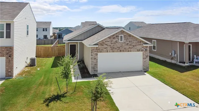 $220,000 | 430 Line Of Fire Way, Jarrell, TX 76537