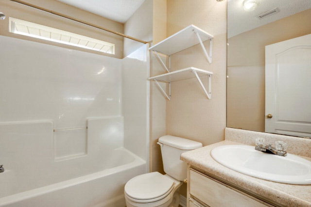 1308 Thames Drive Foley, AL 36535 - Photo 12 of 15 Bathroom 2
