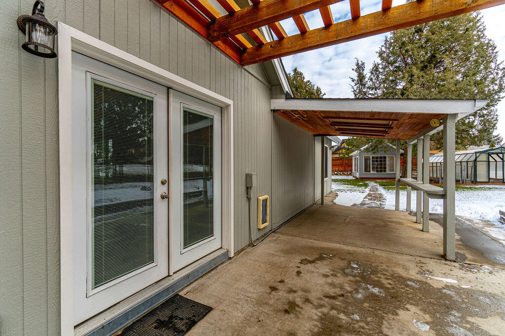 63620 Boyd Acres Road Bend, OR 97701 - Photo 23 of 53 RileyVisuals-11