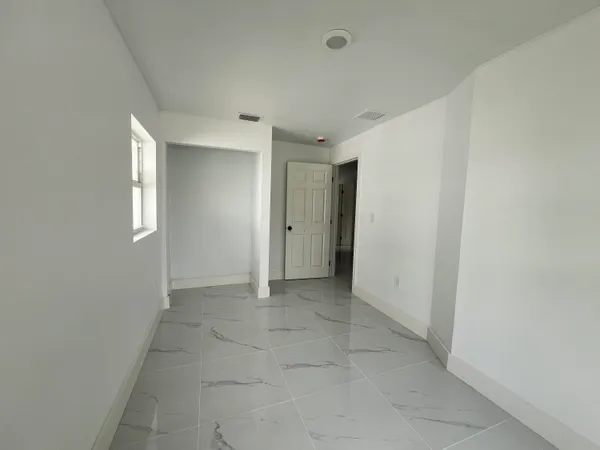 $3,000 | 828 South B Street, Lake Worth Beach, FL 33460