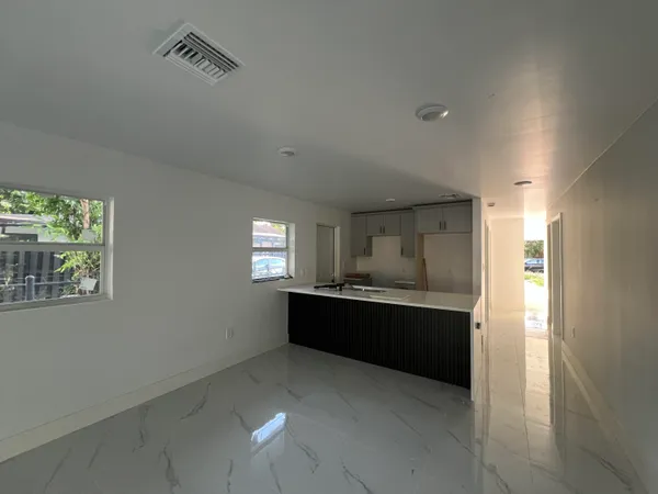 $3,000 | 828 South B Street, Lake Worth Beach, FL 33460