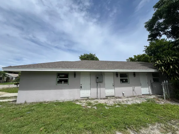 $3,000 | 828 South B Street, Lake Worth Beach, FL 33460