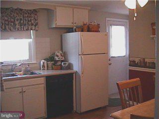 864 Roger Road Warminster, PA 18974 - Photo 3 of 6 Gallery Image 3