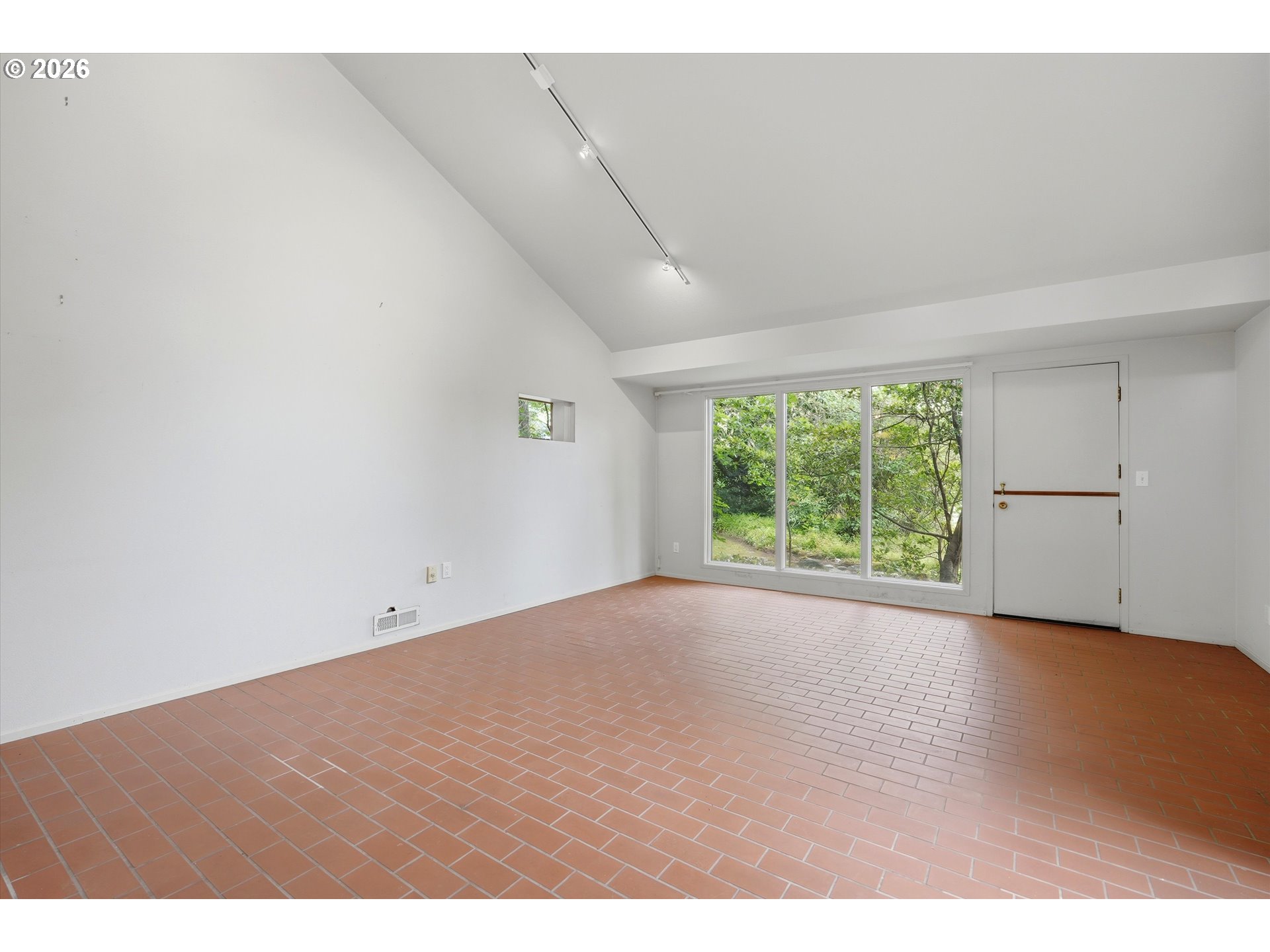 12115 Northwest Old Quarry Road Portland, OR 97229 - Photo 13 of 29 Gallery Image 13