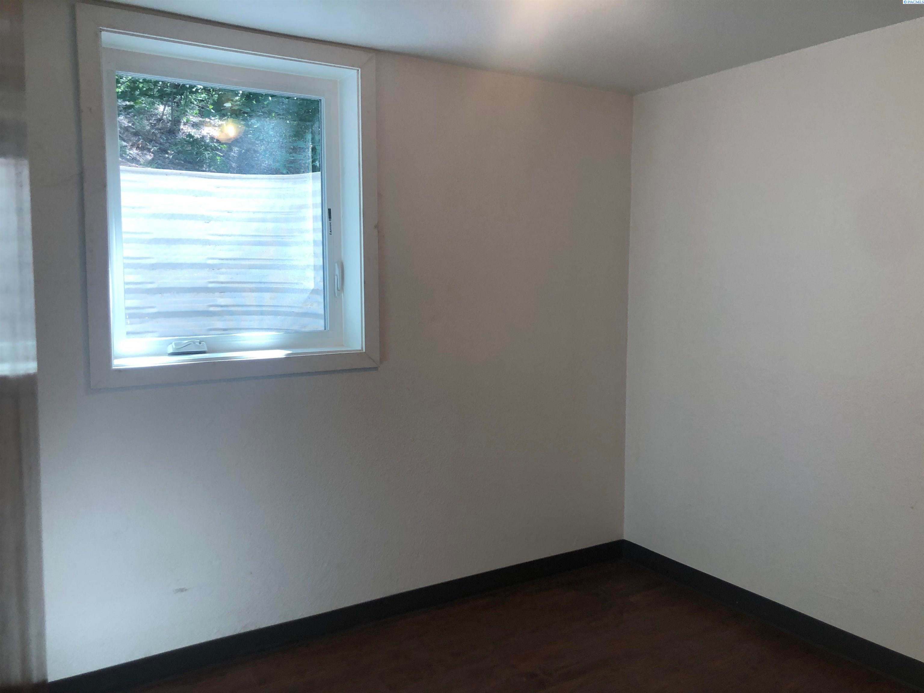 1725 Northeast Valley Road Pullman, WA 99163 - Photo 19 of 21 Gallery Image 19