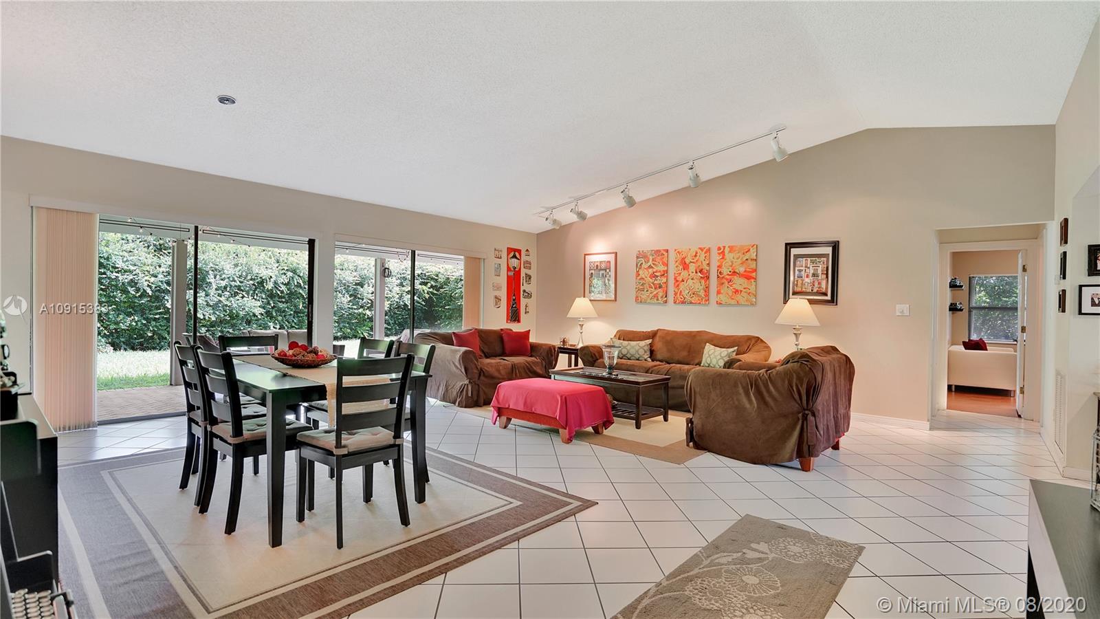 11625 Southwest 110th Road Miami, FL 33176 - Photo 4 of 24 Gallery Image 4