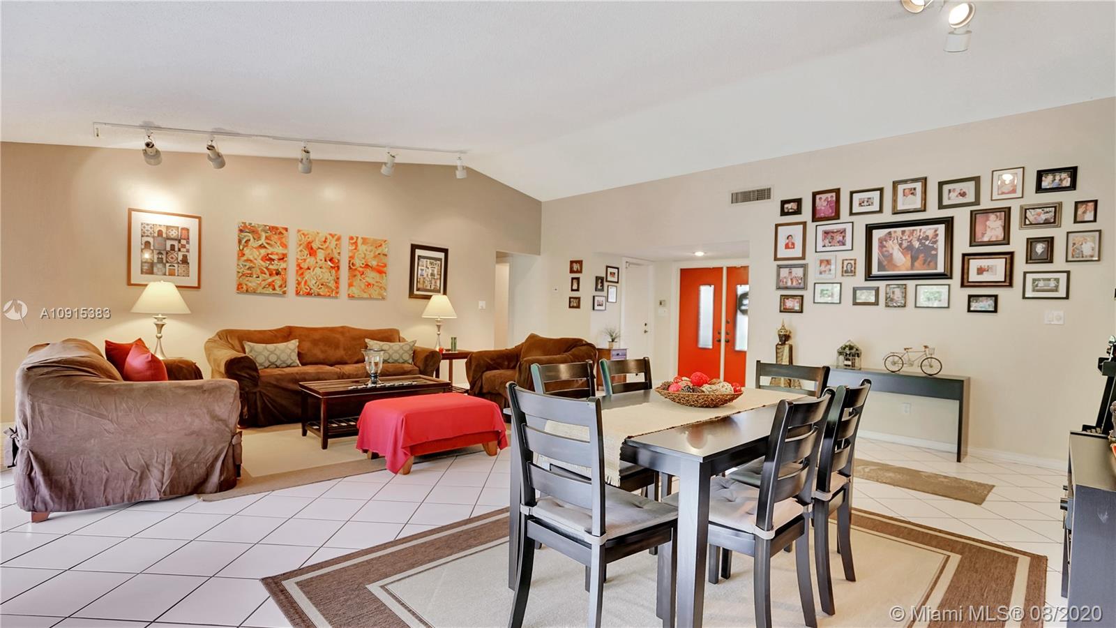 11625 Southwest 110th Road Miami, FL 33176 - Photo 5 of 24 Gallery Image 5