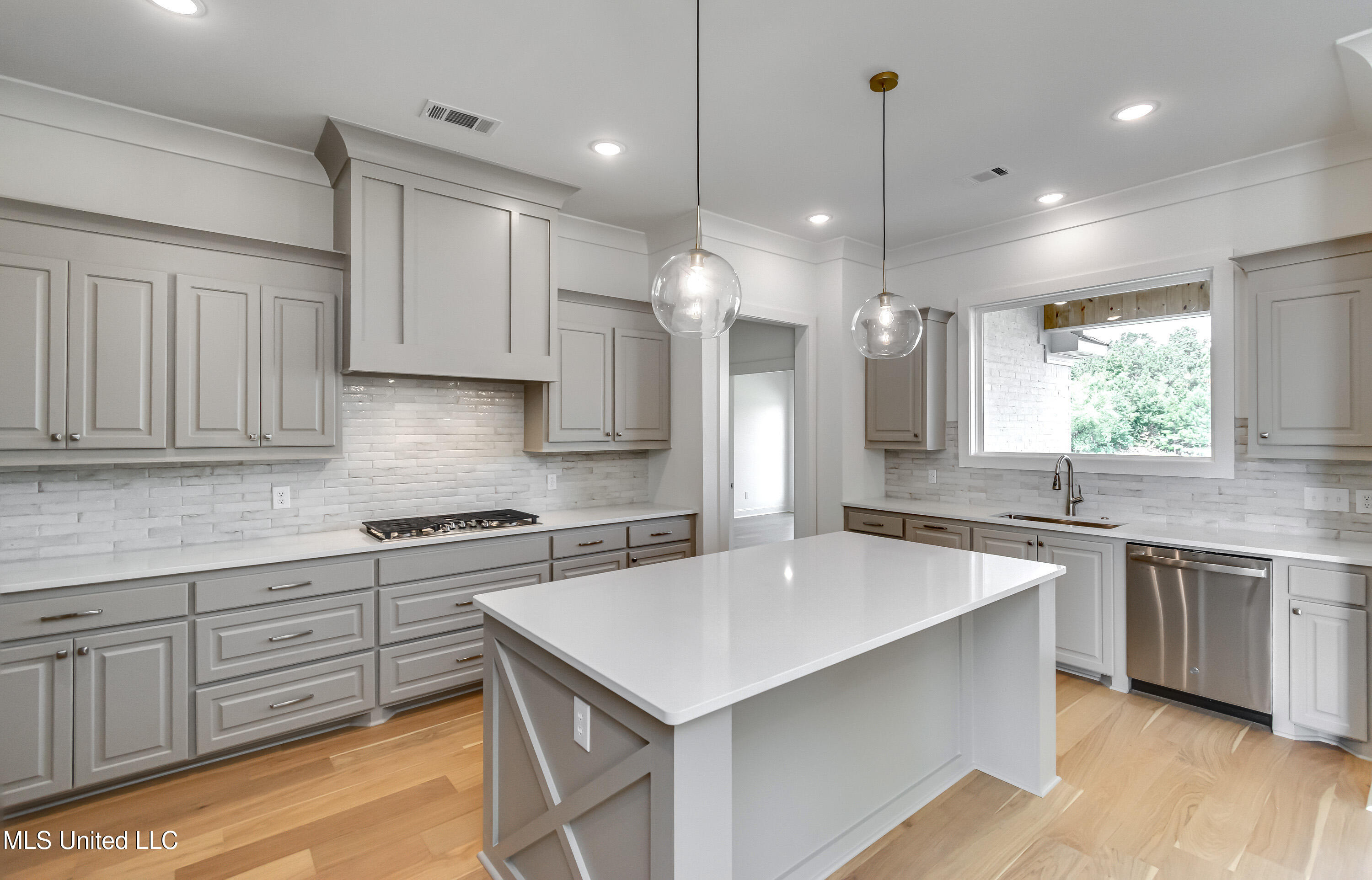 241 Bronson Bend Flowood, MS 39232 - Photo 17 of 59 241 Bronson St-27