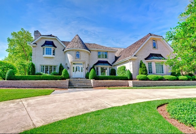 902 St Stephens Green Oak Brook, IL 60523 - Photo 2 of 25