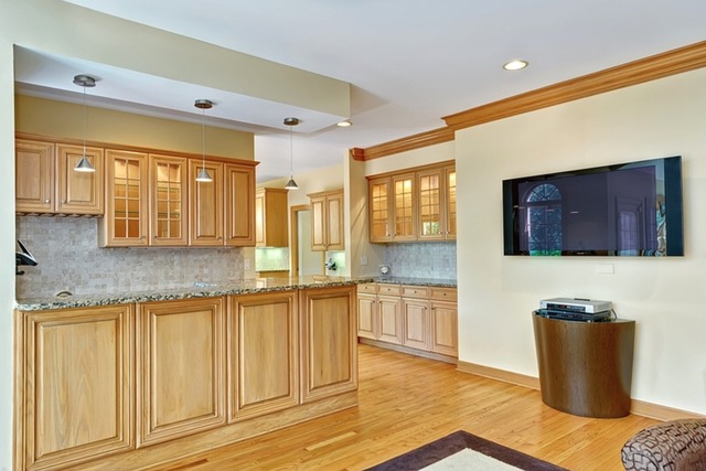 902 St Stephens Green Oak Brook, IL 60523 - Photo 11 of 25